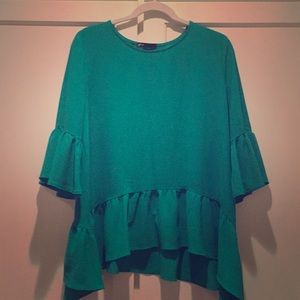 Gibson size medium ruffle hem blouse